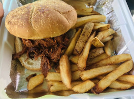 Oakwood Express Smokehouse Grill food