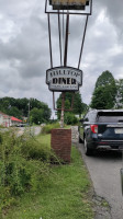 Hilltop Diner outside