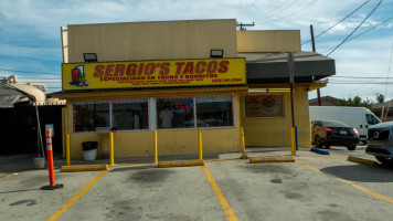 Sergio's Tacos food