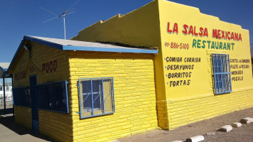 La Salsa Mexicana outside