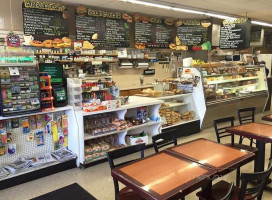 Demarest Deli inside