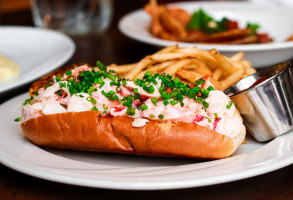 The Hourly Oyster House food