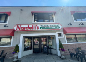 Nardelli's Grinder Shoppe food