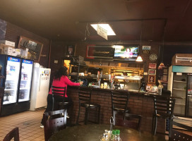 Mikey's Pizza food