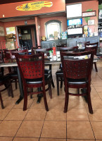 Mikey's Pizza food
