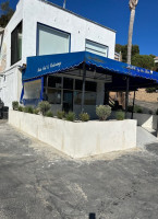 Fish Grill Malibu outside