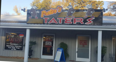 Prater's Taters outside