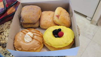 Paradise Donuts food