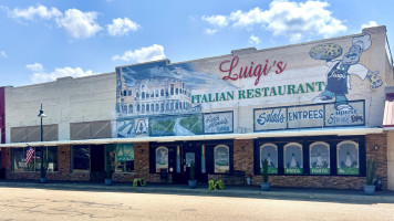 Luigi's Italian outside