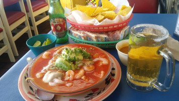 Mariscos La Reyna #5 food