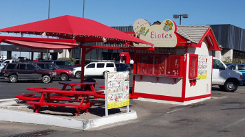 El Chavo Elotes outside