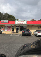 Philly's Cheesesteaks Hoagies outside