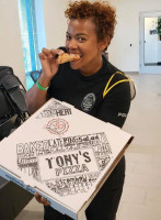 Tony's  Pizza food