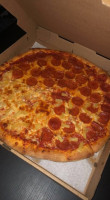 Giovannis Pizza food