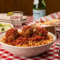 Buca Di Beppo Italian food