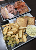 Rustler's Bbq food