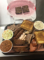 Rustler's Bbq food