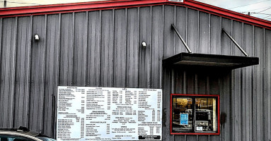 Nooga-Q Smokehouse & Grill outside