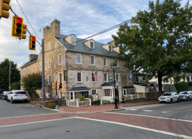 The Red Fox Inn Tavern outside