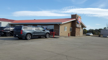 Dairy Queen Grill Chill outside