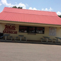 Whitts Barbecue inside