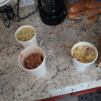 Whitts Barbecue food