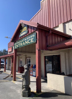 Port Hole Cafe outside