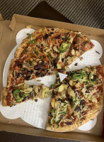 4 Brothers Pizza food