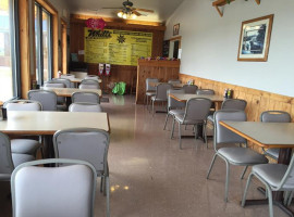 Whitts Barbecue inside