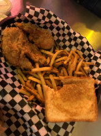 Outlanders Southern Chicken food