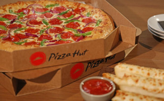 Pizza Hut food