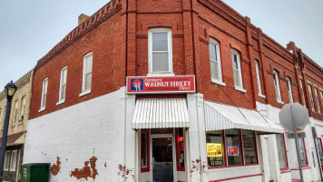 Farmers Walnut Street Diner inside