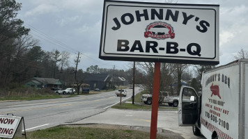 Johnny's Bbq food