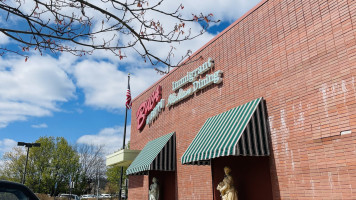 Buca Di Beppo Italian outside