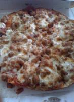 Geo's Pizza food