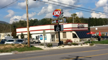 Dairy Queen Grill Chill outside