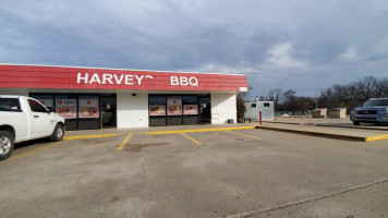 Harvey Q's outside