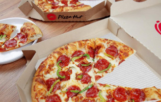 Pizza Hut food