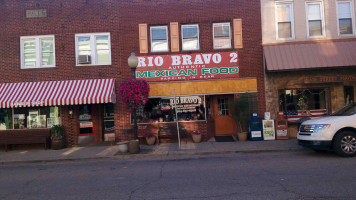 Rio Bravo 2 outside