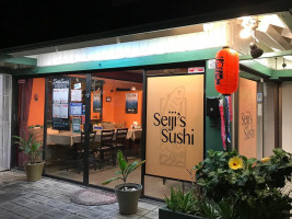 Seiji's Sushi food