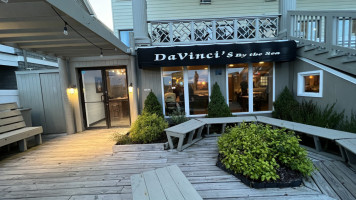 Da Vinci's By The Sea outside