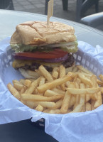 Bogey's Burgers food