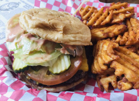 Bogey's Burgers food