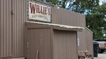 Willie's Grill inside