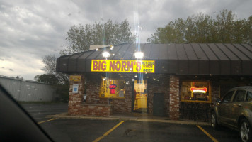 Big Norm's Hot Dogs, Burgers, Italian Beef Gyros outside