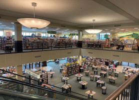 Barnes Noble inside