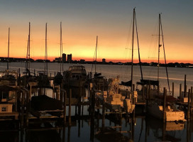 The Sandbar Pensacola Beach food