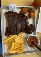 Sooey's Bbq Rib Shack food