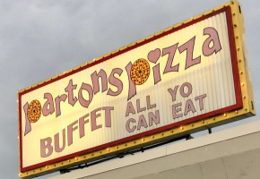 Parton's Pizza food