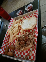 Courtney's Bbq Inc food